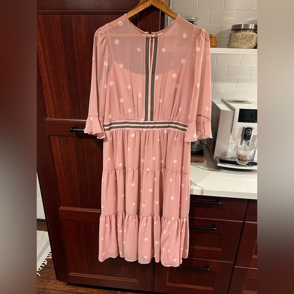 Gal meets glam Finley - Picture 7 of 12